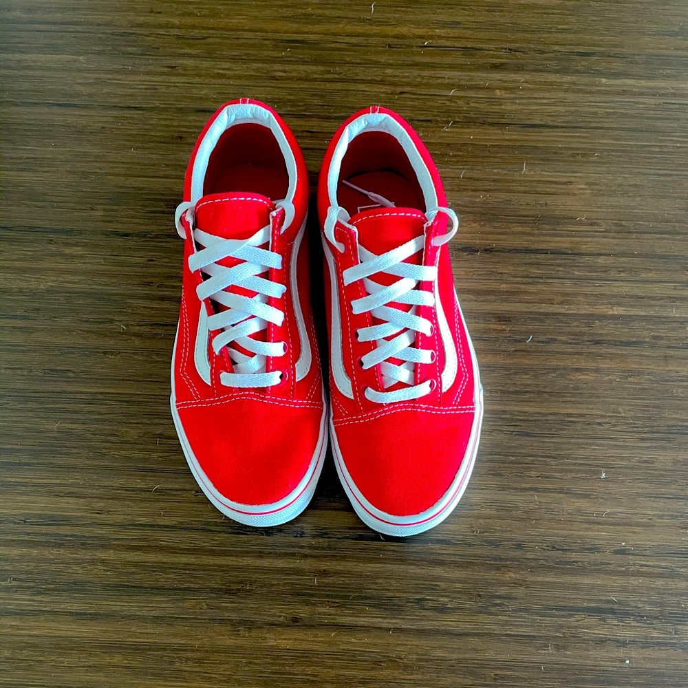 Red Vans Low Ankle Sz 7.5 women’s/Sz 6 Men’s